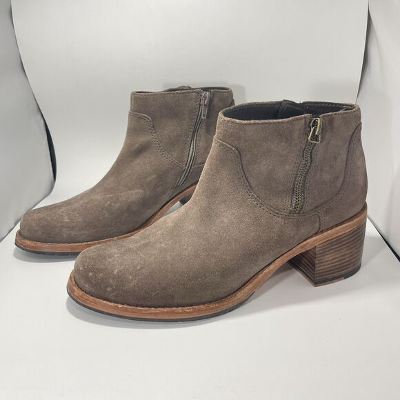Clarks Shoes - Clarks Clarkdale Dawn Sz 8.5M EU 39.5 Women's Suede Ankle Booties Taupe